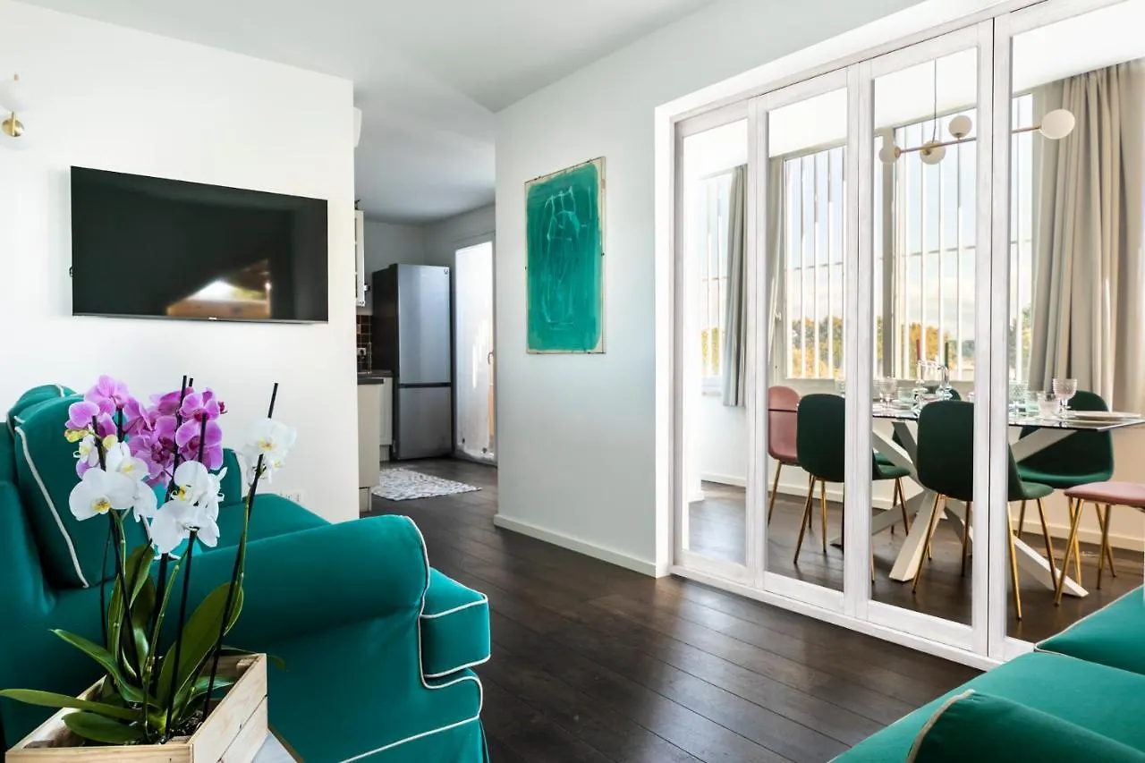 Luxury Penthouse In Trastevere 로마 0*,