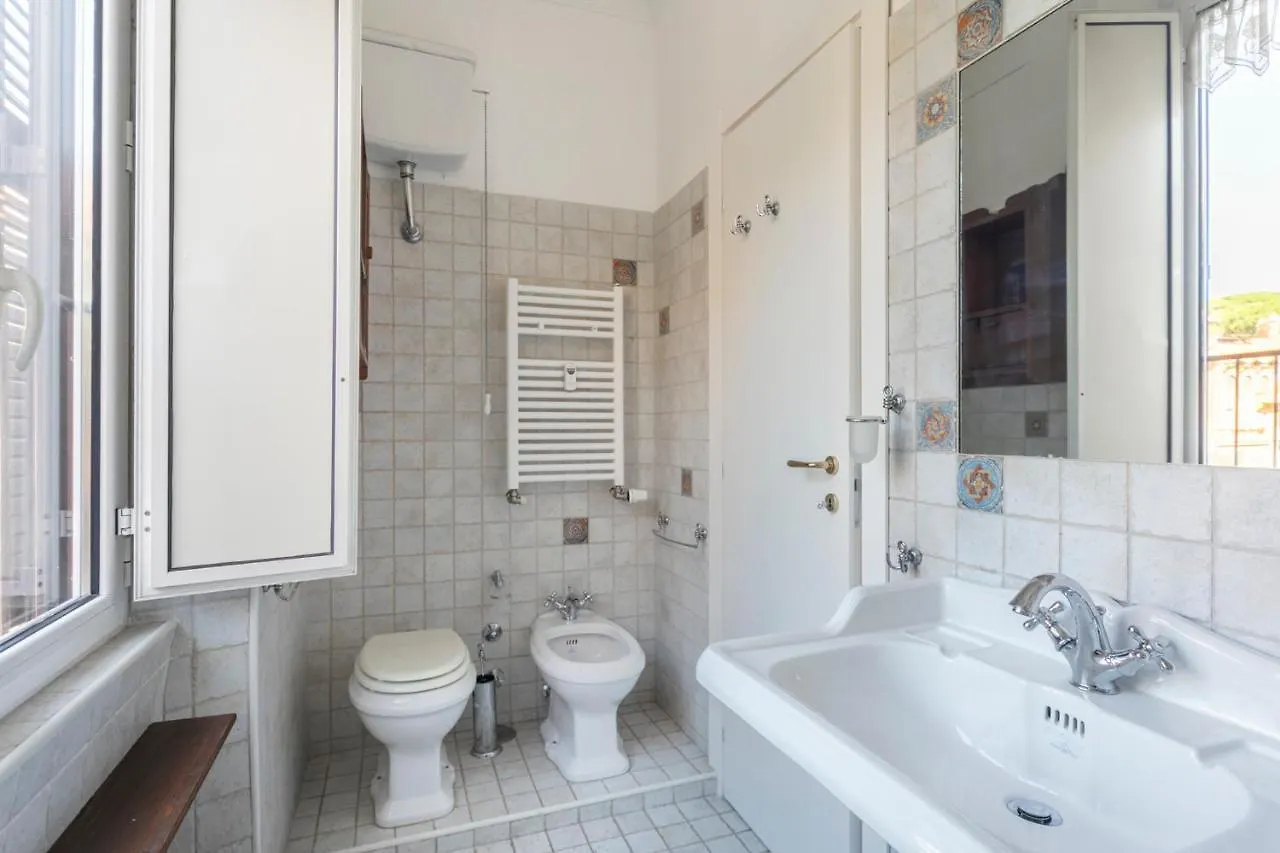 Luxury Penthouse In Trastevere Rome